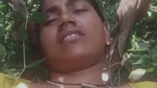 Desi Chitkul Village Bibi Outdoor Nangi Video, Garmi Mein Badan Jal Raha Hai, Camera Ke Samne Nangi Hoti Hui Sexy Video.