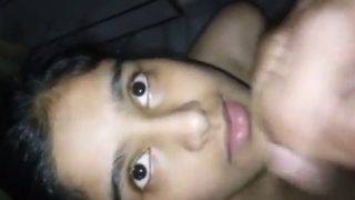 Mulut Penuh Air Mani Cewek India Ngeblowjob