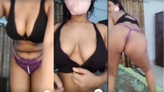 Ngentot, Cewek Desi Bugil Goyang Erotis Biar Menang Game Online.