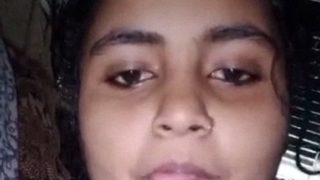 Video Bugil Cewek Desi Kampung Lagi Colmek Sendiri.
