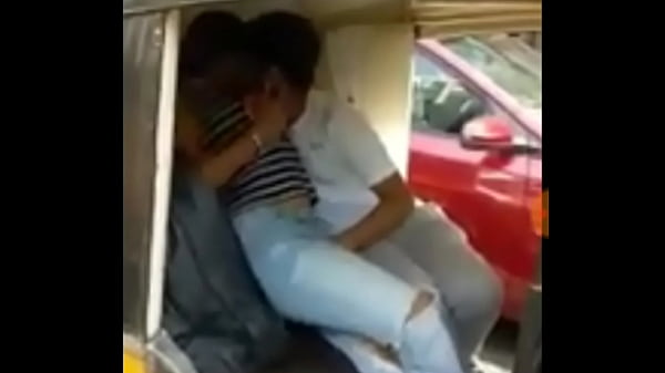 Bees India Horny Bercumbu Nafsu Di Dalam Autorikshaw, Bikin Makin Basah Dan Panas.