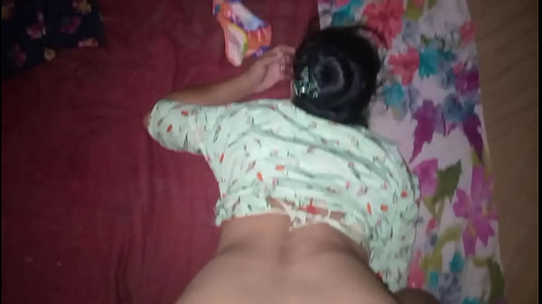 Desi Cewekku Dipeluk Sambil Nahan Napsu