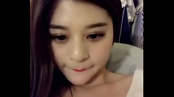 Cewek China Colmek Di Depan Kamera, Crotnya Keluar Semua