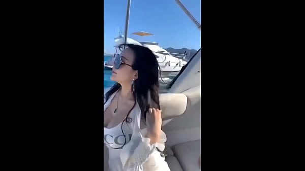 Cewek China, Keliatan Sih Kayak Gitu, Bikin Pengen Ngerasain.