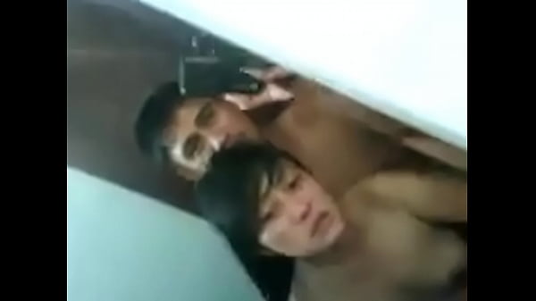 Ngentotin Satu, Bikin Crot Di Lantai.