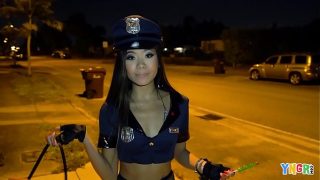 Yngr – Cewek Asia Abg Vina Sky Digenjot Habis Pas Malam Halloween