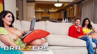 Sarah Arab Genit Godain Pacar Temen Sekamar Sampe Ngewe Panas Di Belakang, Gak Peduli Temen Sendiri – Brazzers