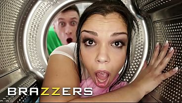 Tonton! Brazzers – Cewek-cewek Macet Situasi, Berujung Nge-seks Brutal Bareng Bintang Paling Panas Di Brazzers!