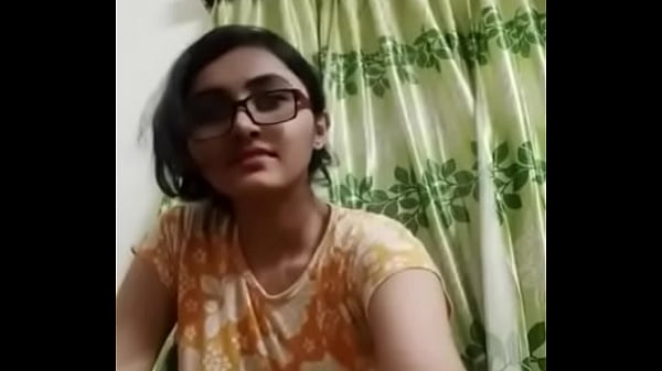 Desi Bos Seksi Bikin Makin Bernafsu