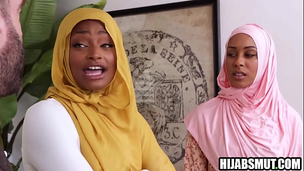 Bokep Step Papa Ngewein Anak Tiri Hijab, Sementara Mama Tiri Megangin Dia.