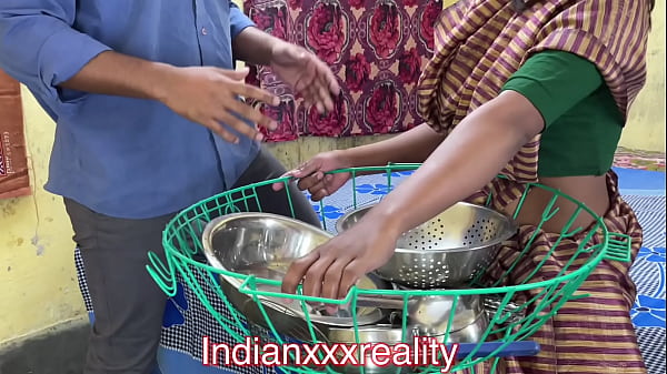 Film Bokep India Paling Mantap, Suara Hindi Jelas, Keluarga Tiri Desi Bikin Makin Greget.