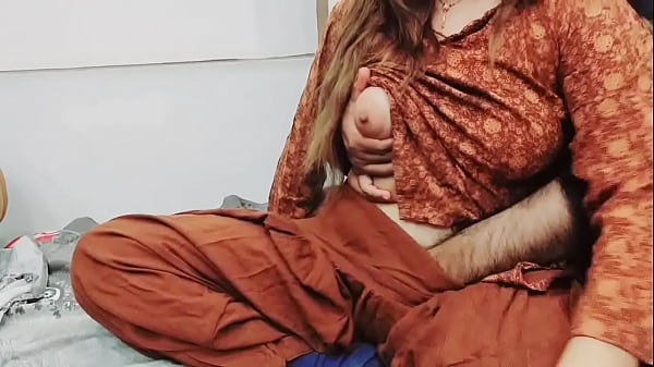 Ibu Tiri Pakistan Lagi Nunggingin Suami Cuckold Sambil Potong Sayur, Suara Hindi Panas Bikin Makin Liar