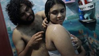 Cewek India Mandi Air Panas, Adik Tiri Ngegoda