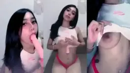 Host Mango Live Lagi Colok Dildo Sampe Desah-desah, Remas-remas Tt Basah