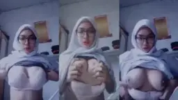 Sma Hijab Kacamata, Ngacengin Pol Digoyang-goyang.