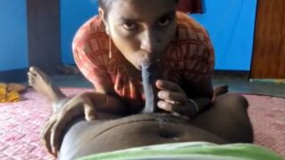 Video Cewek Tamil Ngewe Sambil Ngejilat Kontol Dan Naik Di Atasnya