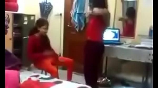 Bodo Hostel Ke Andar Gand Mara Raha Hai, Hindi Mein Masti Kar Raha Hai