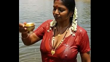 Ai Bhabhi Desi, Goyangannya Bikin Makin Nagih, Siap-siap Ngaceng!
