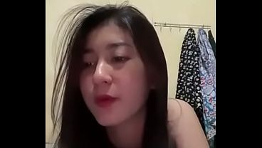 Cewek Live Ini Pake Baju Ketat Banget, Bikin Ngiler Pengen Liat Lebih