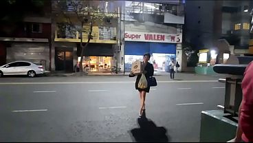 Di Tengah Pandemi Dan Pesta Rock And Roll, Saat Karantina Penuh, Nyokap Temen Gue Ke Supermarket Dan Ngegoda Dua Tipe Cowok Binal.