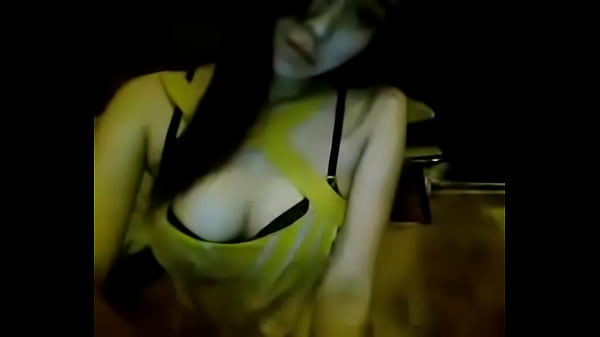 Cewek Indonesia Lagi Horny Di Depan Kamera, Ngebuka Paha Sambil Mainin Diri Sendiri.