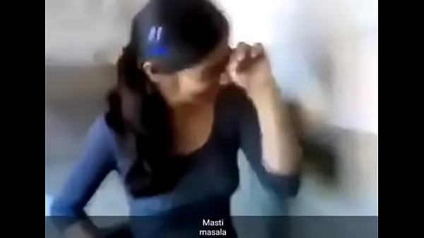 Desi Cewek Sange Lepas Baju Panas
