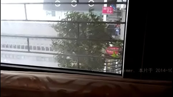 中国人浩哥干闺蜜，饭桌变炮台，爽到呻吟。