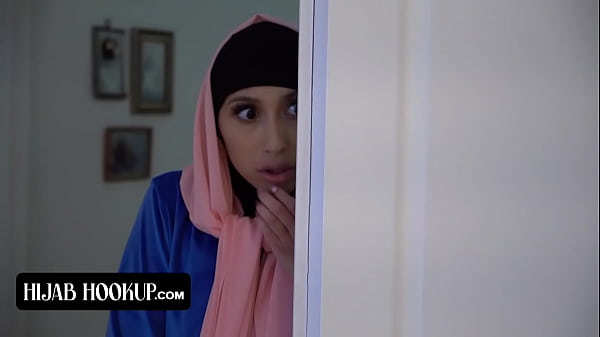 Ngentot Habis-habisan, Cewek Cantik Berhijab, Bokong Bulat Sempurna, Dimasakin Kontol Keras Instruktur Bejat