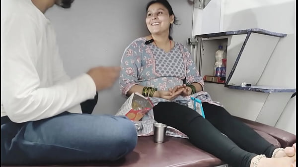 Ibu Tiri Ngentot Di Kereta Dari Kashmir Ke Kanyakumari, Panas Banget!