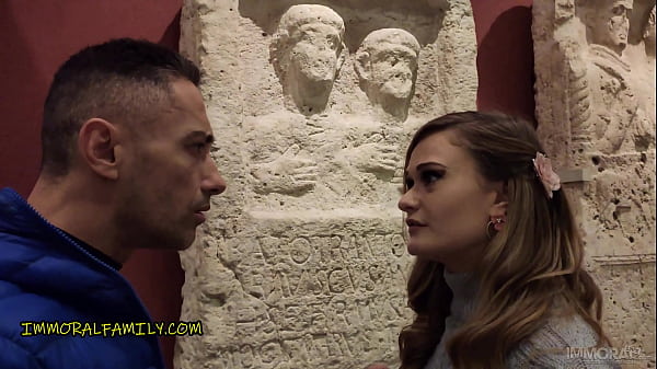 Bratty British Babe Honour May Digebokongin Di Museum Sejarah Sama Bapak Tiri – Keluarga Bejat 4k