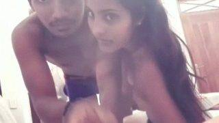 Boyfriend Ke Sath Hotel Me Kutti Ki Tarah Chudai, Chikhein Nikalwa Li.