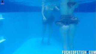 Yessica Bunny Dan Helen Bintang Sange Duo Seksi Di Kolam Renang.