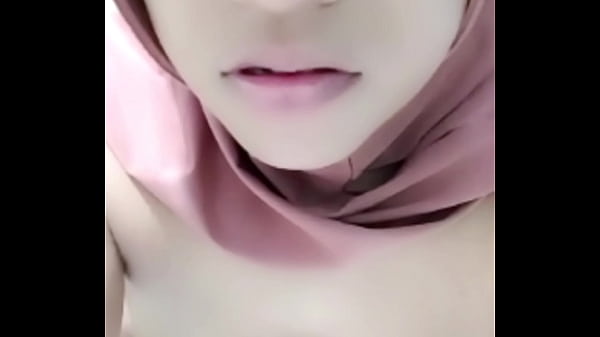 Vcs Sama Selingkuh, Mumpung Suami Lagi Pergi, Enak Banget Main Di Ranjang Sendiri.