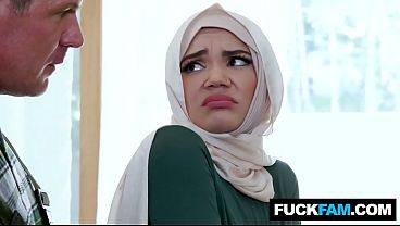 Ngentot Perdana Si Hijab Manis Sama Tukang Ledeng Bego, Naudi Nala Dan Jason Sarcinelli Bikin Basah.