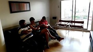 Gak Ada Tontonan Di Tv, Jadi Gue Ngewe Sama Tukang Ledeng Dan Temen Suami Gue—enak Banget Tahanannya.