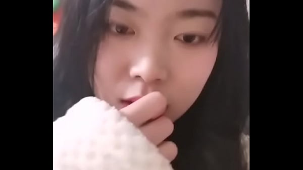 Gadis China Manis Ini Bikin Pengen Gigit, Bibir Ranum, Badan Seksi, Bikin Ngiler
