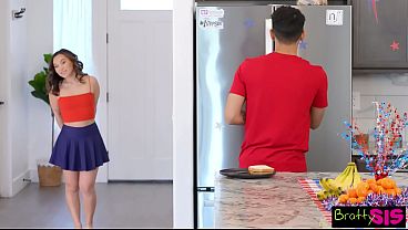 Malam 4 Juli, Kimmy Kimm Nungging Kenceng Minta Diego Perez Tumpahin Semua Maninya Dalam