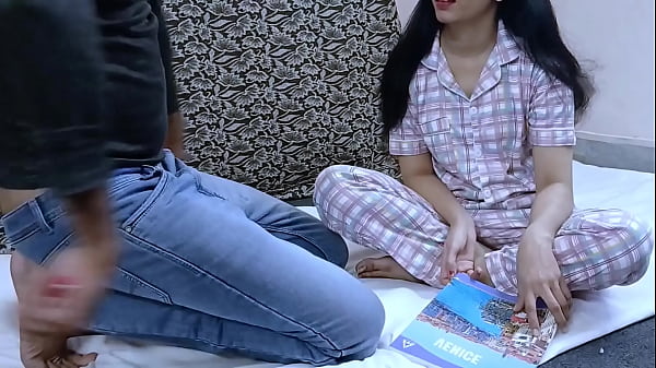 Mosi Ki Ladki Ko Nangi Karke Chod Diya, Ghar Me Sab Dekh Rahe The