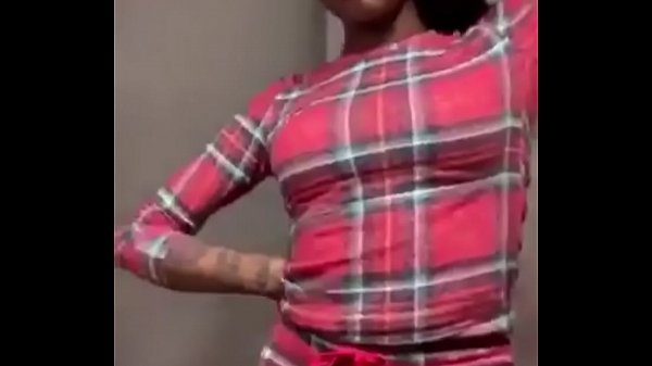 Asian Doll Goyangin Pantat Montoknya Di Instagram Live Sambil Nyanyi Lagu Baru, Gerakan Mulutnya Bikin Makin Panas