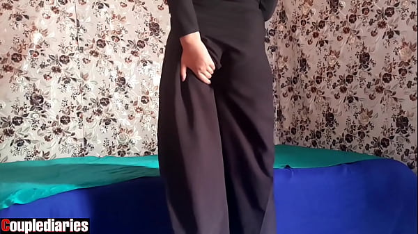 Istri Berhijab Arab Lagi Sange Berat, Dia Manggil Selingkuhannya