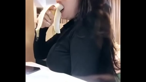 Monica Adhea, Cewek Model Indonesia, Lagi Ngewe Mulut Panas Bikin Horny.