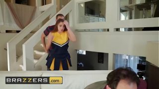 Remaja Ngentot Sama Kontol Besar – Gia Derza, Xander Corvus – Cewek Ceria Nakal – Brazzers